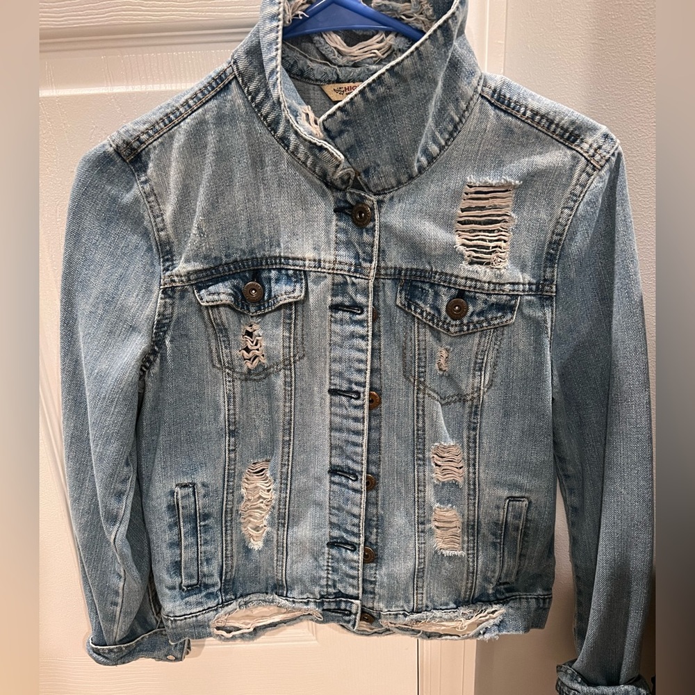 Women’s ripped denim jacket